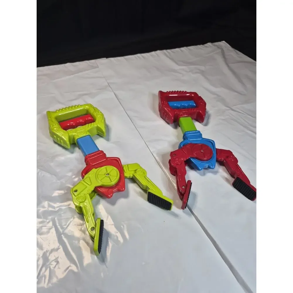 2 Kids Robot Hand Claw Grabber Toys Intelligence Grabbing Pick Up Tool Toys